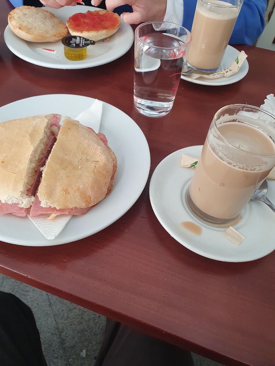 Cafe - Bar El Caliente-5